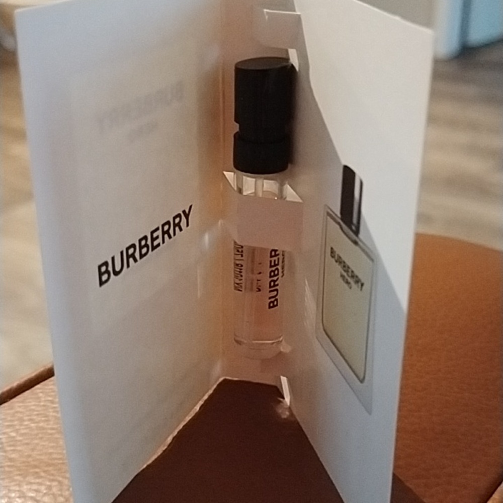 Burberry hero sample - Picture 2 of 3